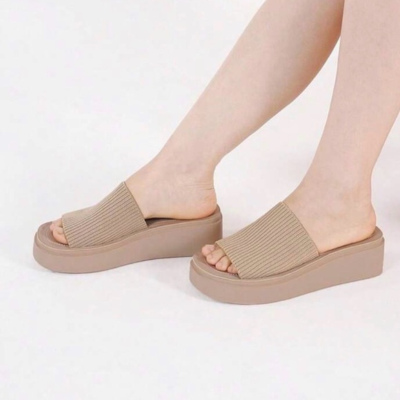 Memory Foam Y2K Style Beige Slide Sandals - Picture 12 of 12